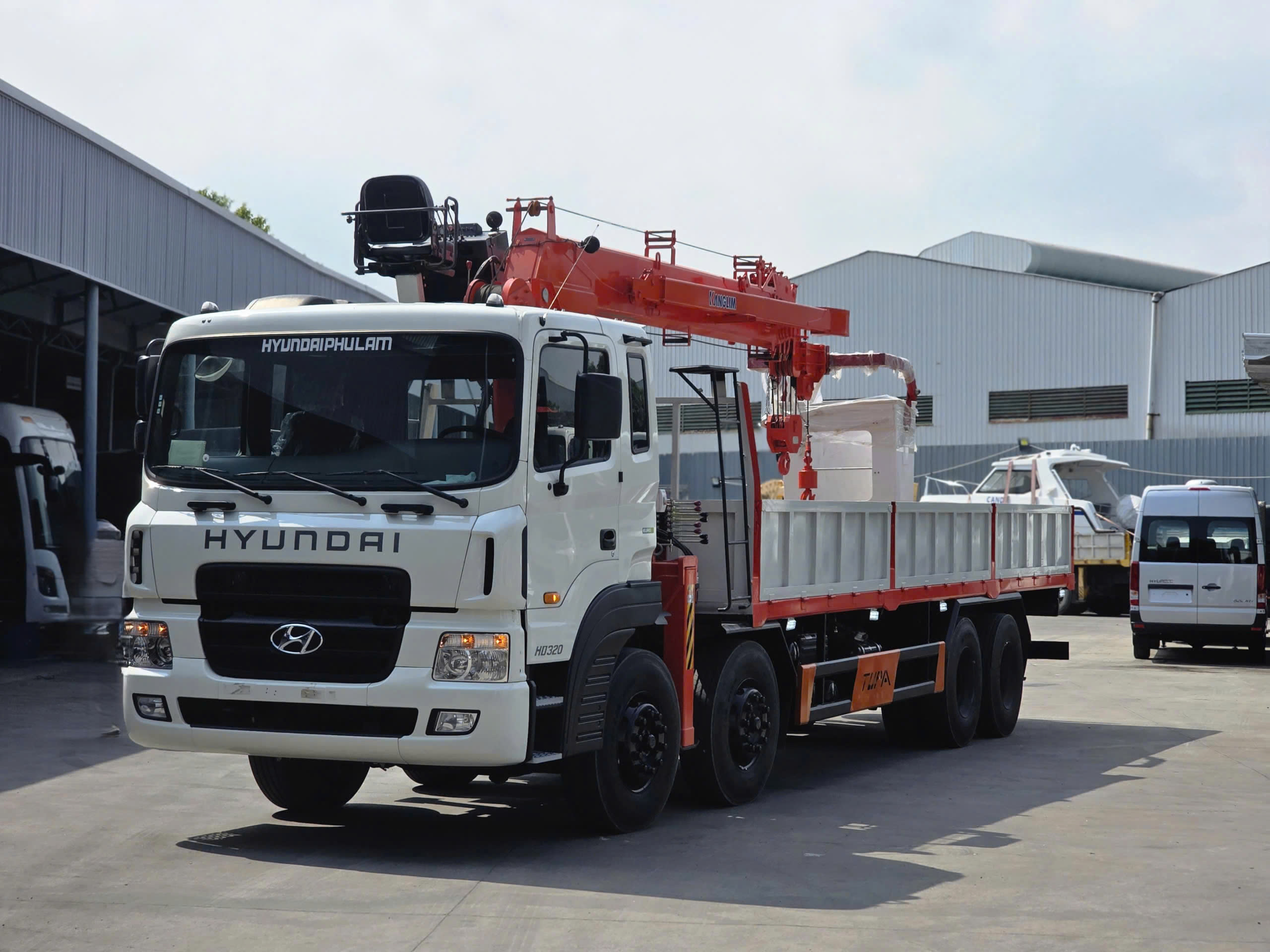 Hyundai HD320 Thùng lửng gắn cẩu